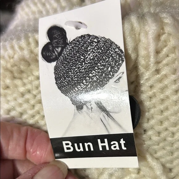 Elegant Cream Knit Beanie with Rhinestones - Picture 3 of 5